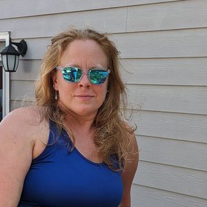 Meet your Posher, Carrie